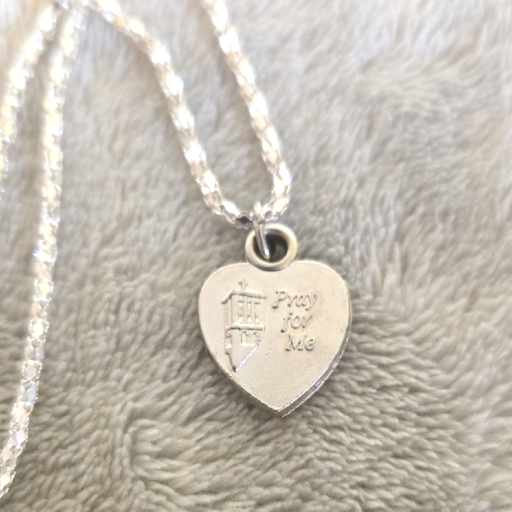 #555 Silver Tone Heart Pendant Necklace 10 Inches - Picture 2 of 3